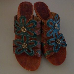 Pretty L'Artiste Turquoise Sandals with 2-3/4" Heels - Sz.  6-1/2B